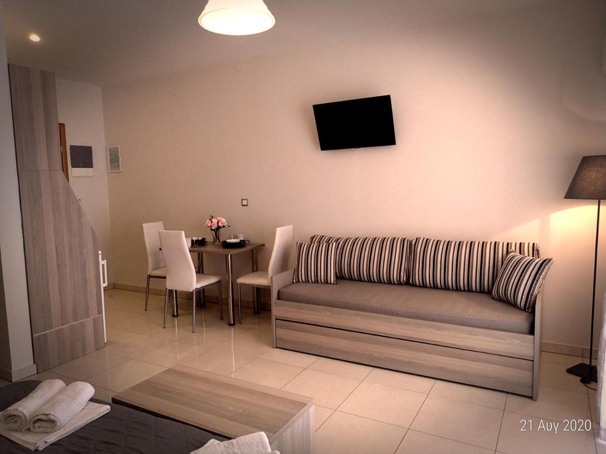 Adonis Apartments Paralía Esterno foto